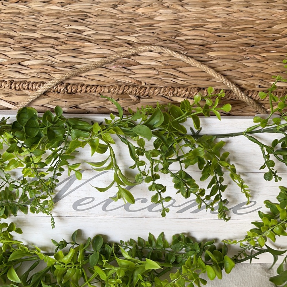 Farmhouse Whitewash Leaves Welcome Sign - Picture 2 of 8